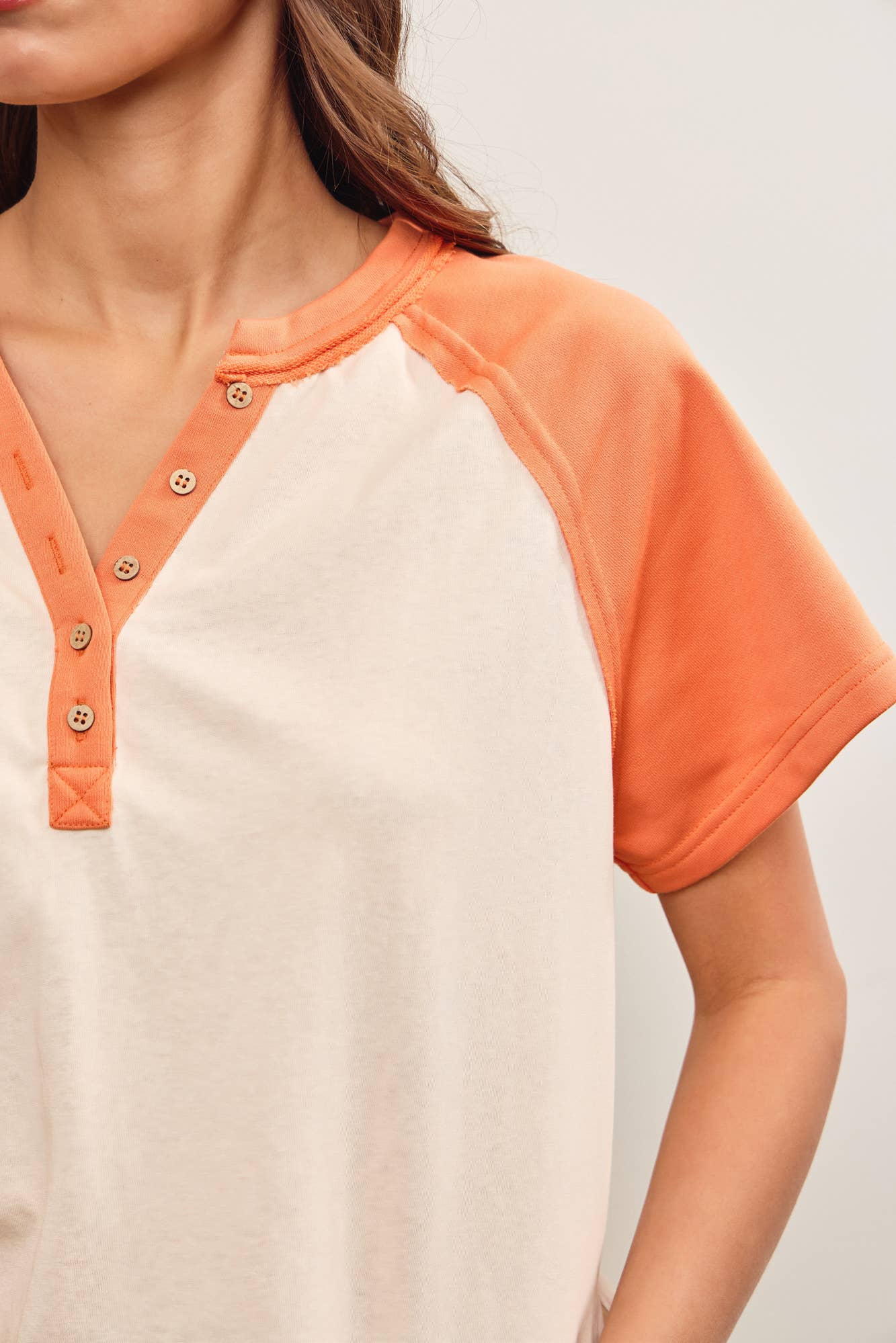 SIDE SLIT COLOR BLOCK RAGLAN TOP