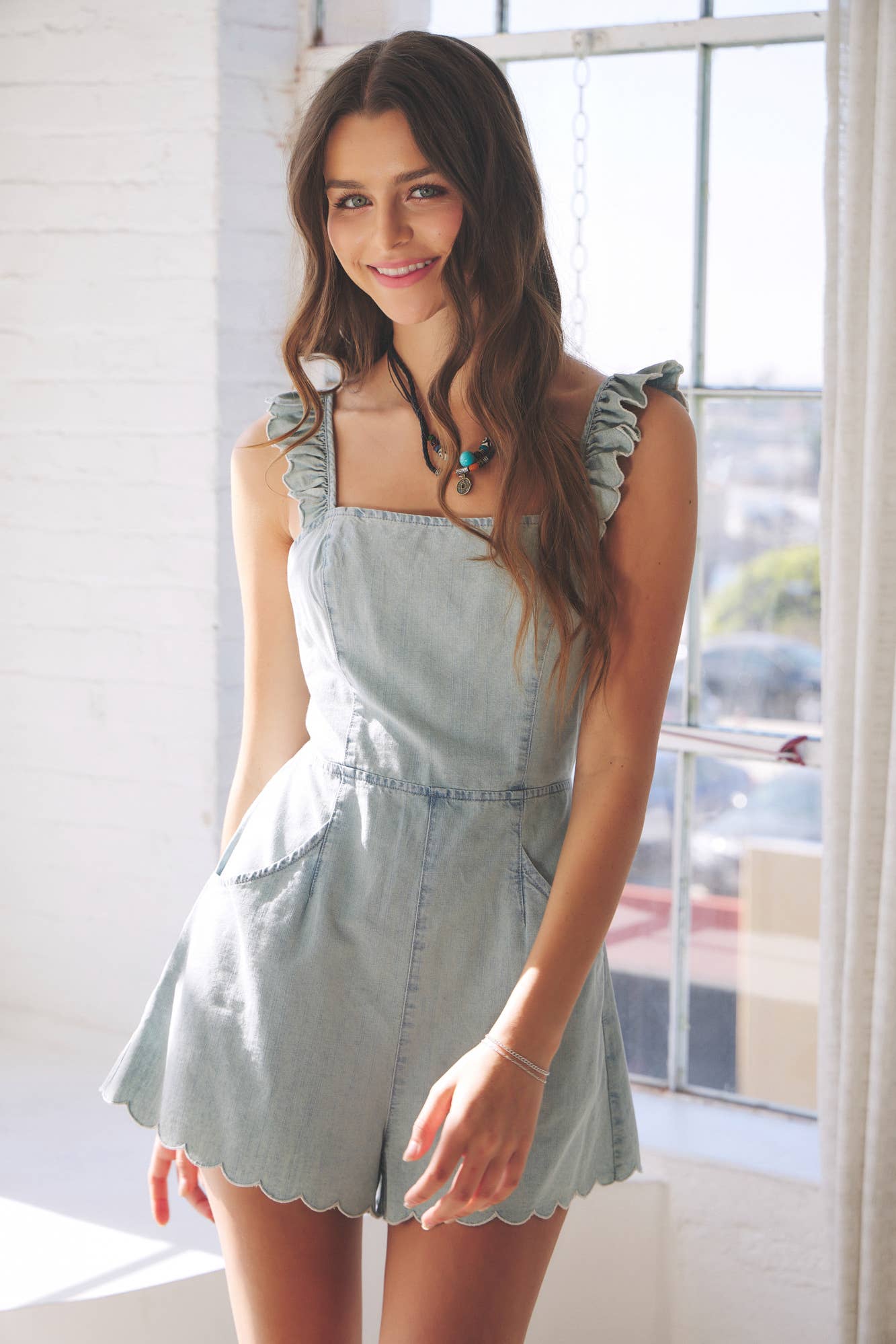 SCALLOP EDGE RUFFLE STRAP DENIM ROMPER