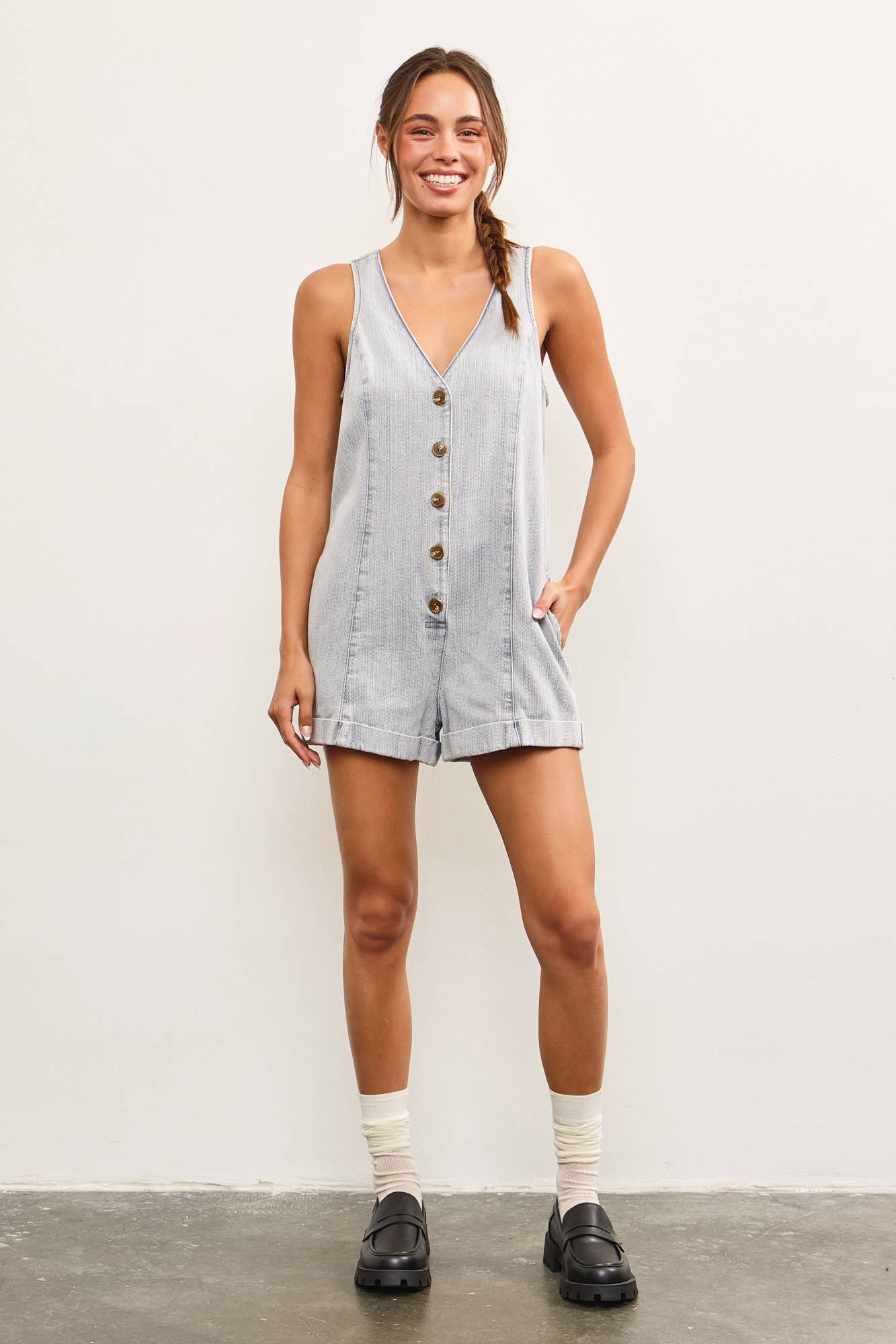 BUTTON CLOSURE V NECK SLEEVELESS ROMPER