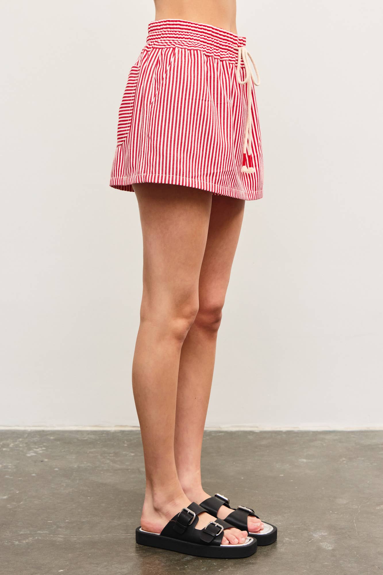 WIDE WAIST BAND WITH DRAWSTRING SKORT