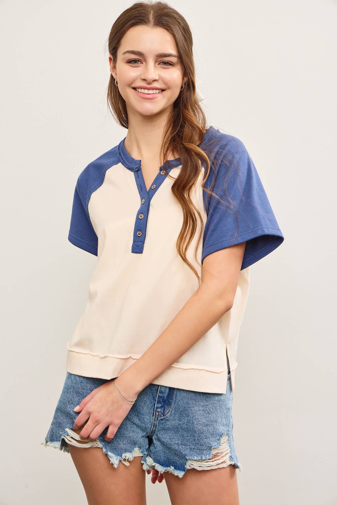 SIDE SLIT COLOR BLOCK RAGLAN TOP