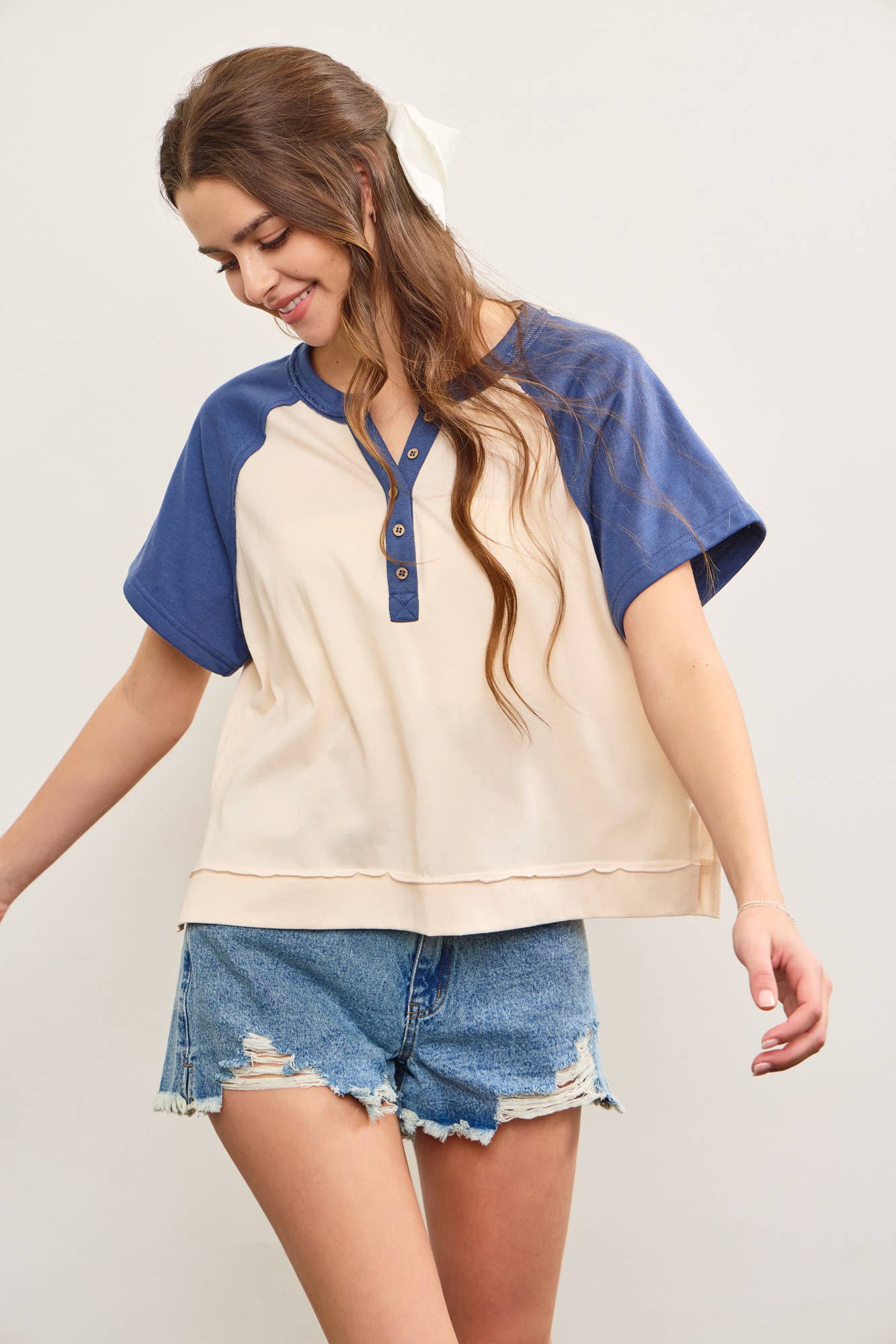 SIDE SLIT COLOR BLOCK RAGLAN TOP