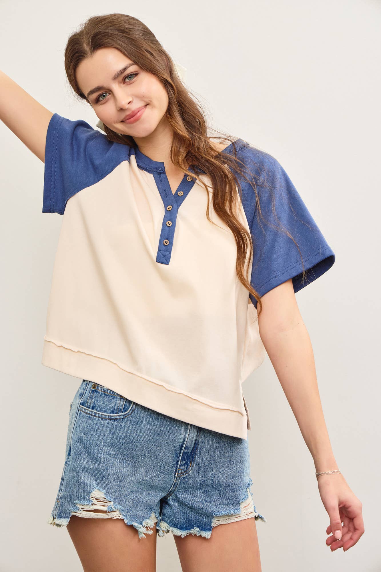 SIDE SLIT COLOR BLOCK RAGLAN TOP