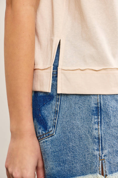 SIDE SLIT COLOR BLOCK RAGLAN TOP